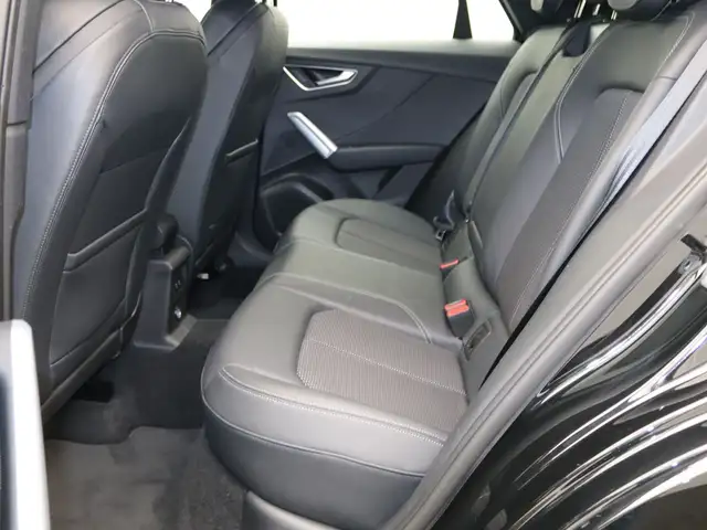 Audi Q2 view 13