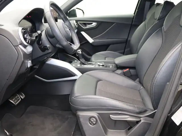 Audi Q2 view 14