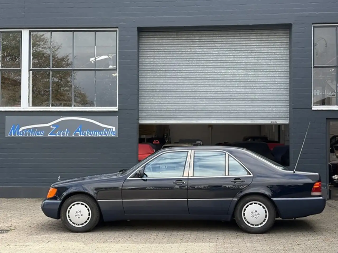 Mercedes-Benz 400