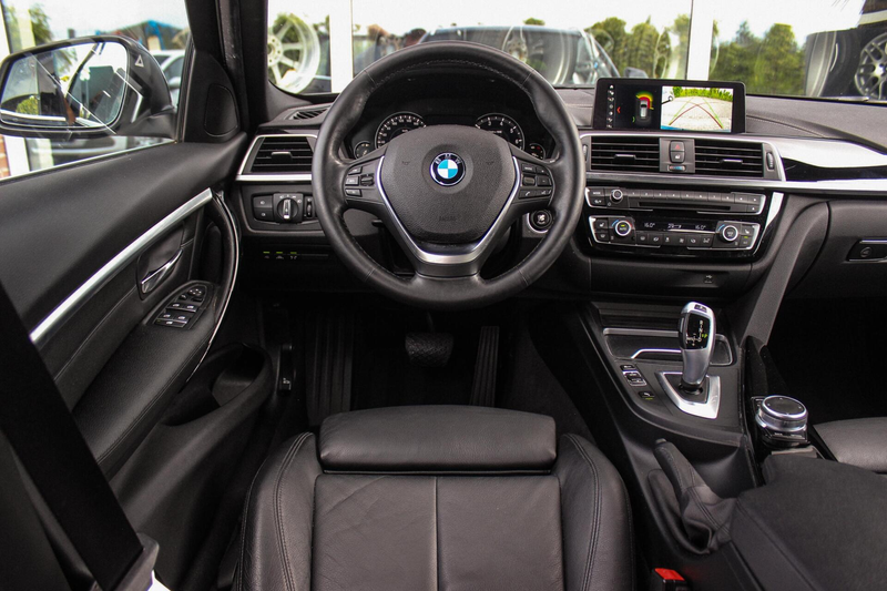 BMW 318 3-serie Touring 318i Edition Luxury Line | NL auto — photo 11