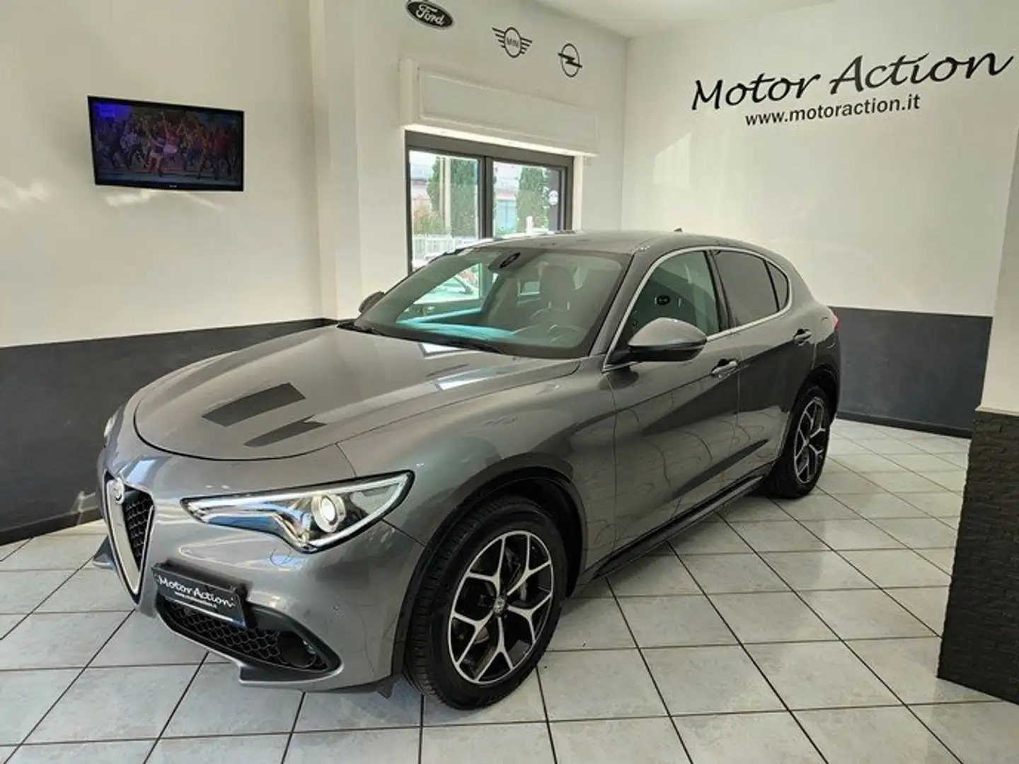 Alfa Romeo Stelvio 2.2 t Sprint Q4 190cv auto Grau - 2