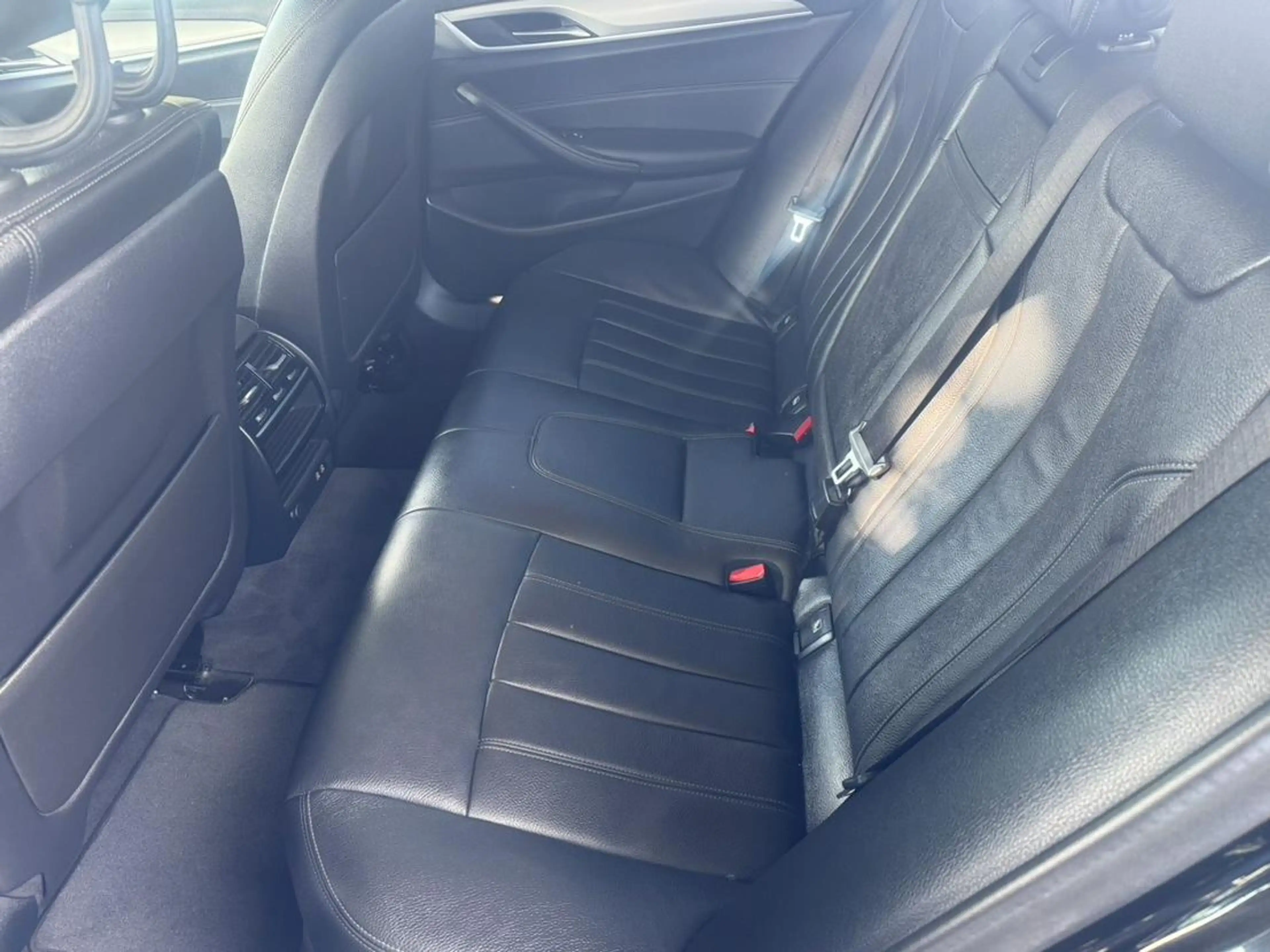 BMW 518 518 dA Business Edition (ACO)(EU6d-TEMP) — photo 10