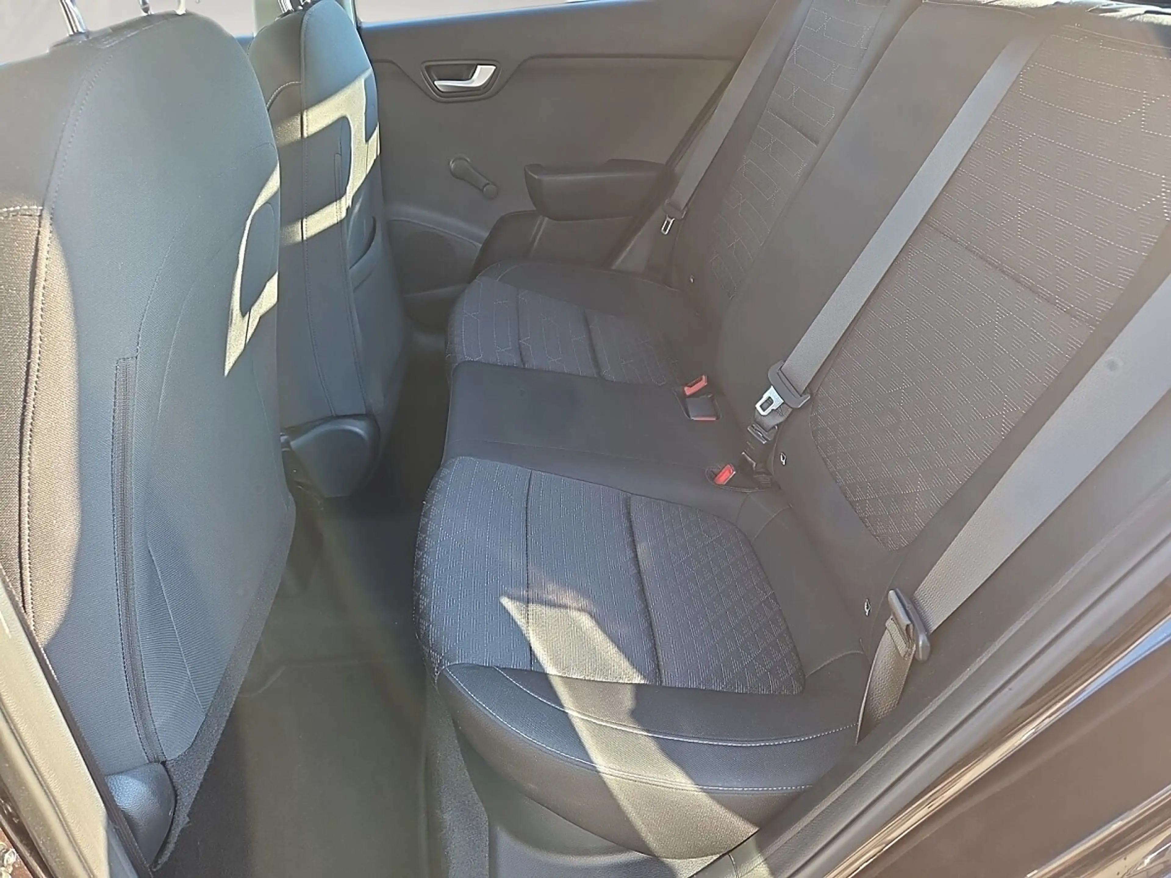 Kia Rio 1,25 MPI Neon ISG — photo 15