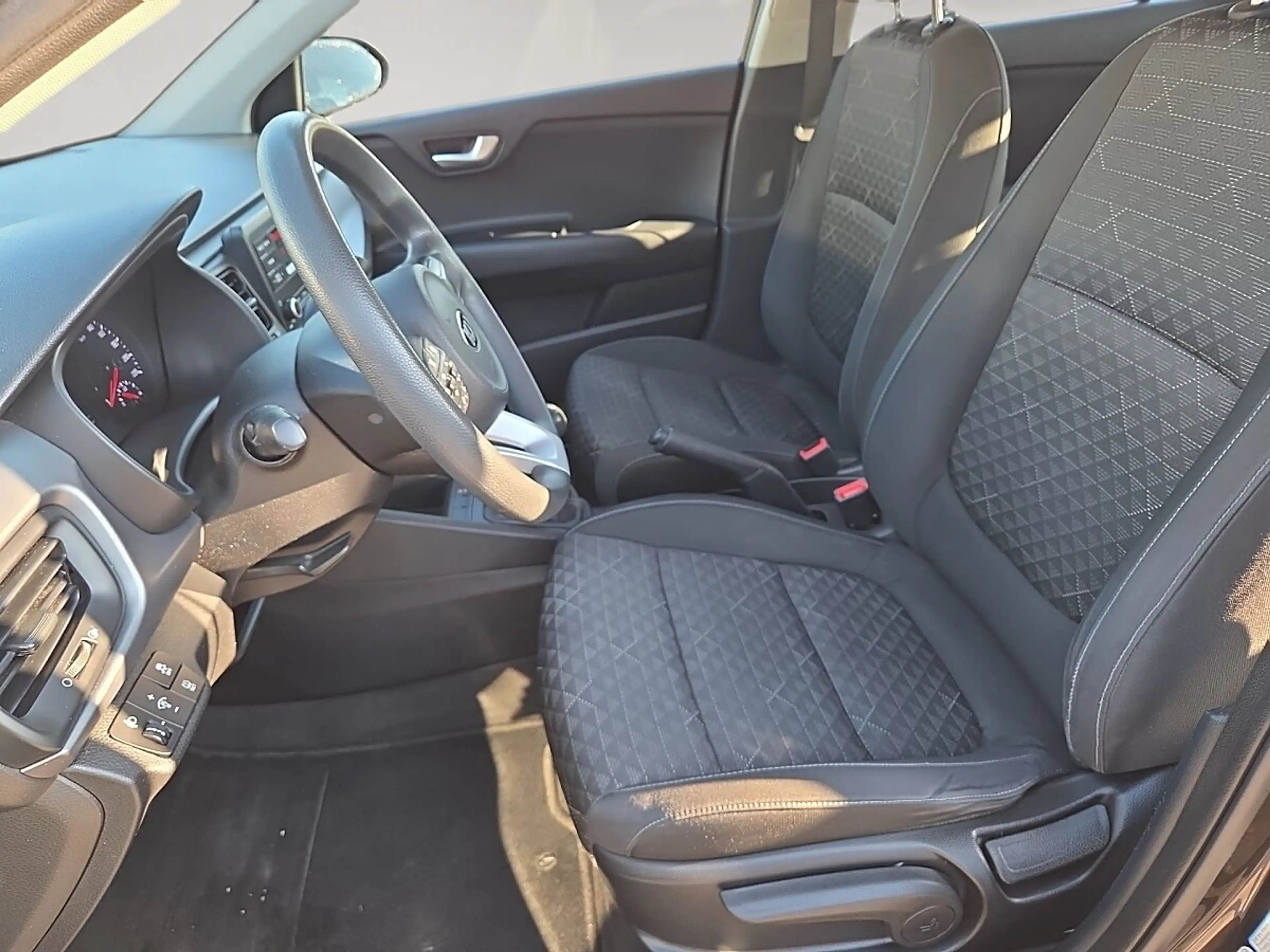 Kia Rio 1,25 MPI Neon ISG — photo 11