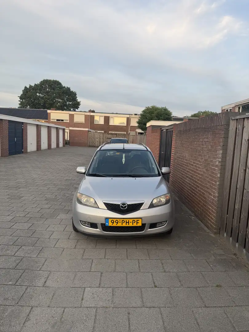 Mazda 2 1.4 Touring Gris - 2