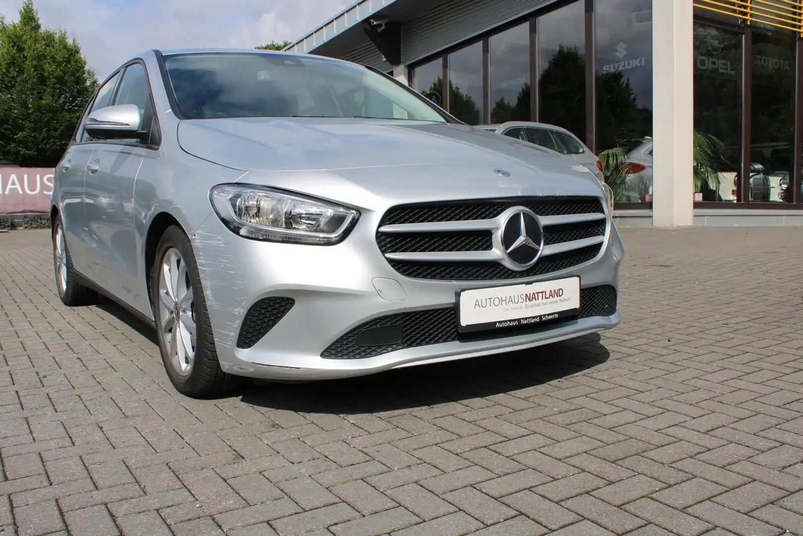 Mercedes-Benz B 220 CDI  Automatik  MBUX Klimaauto. 1.Hd. AHK Zilver - 2