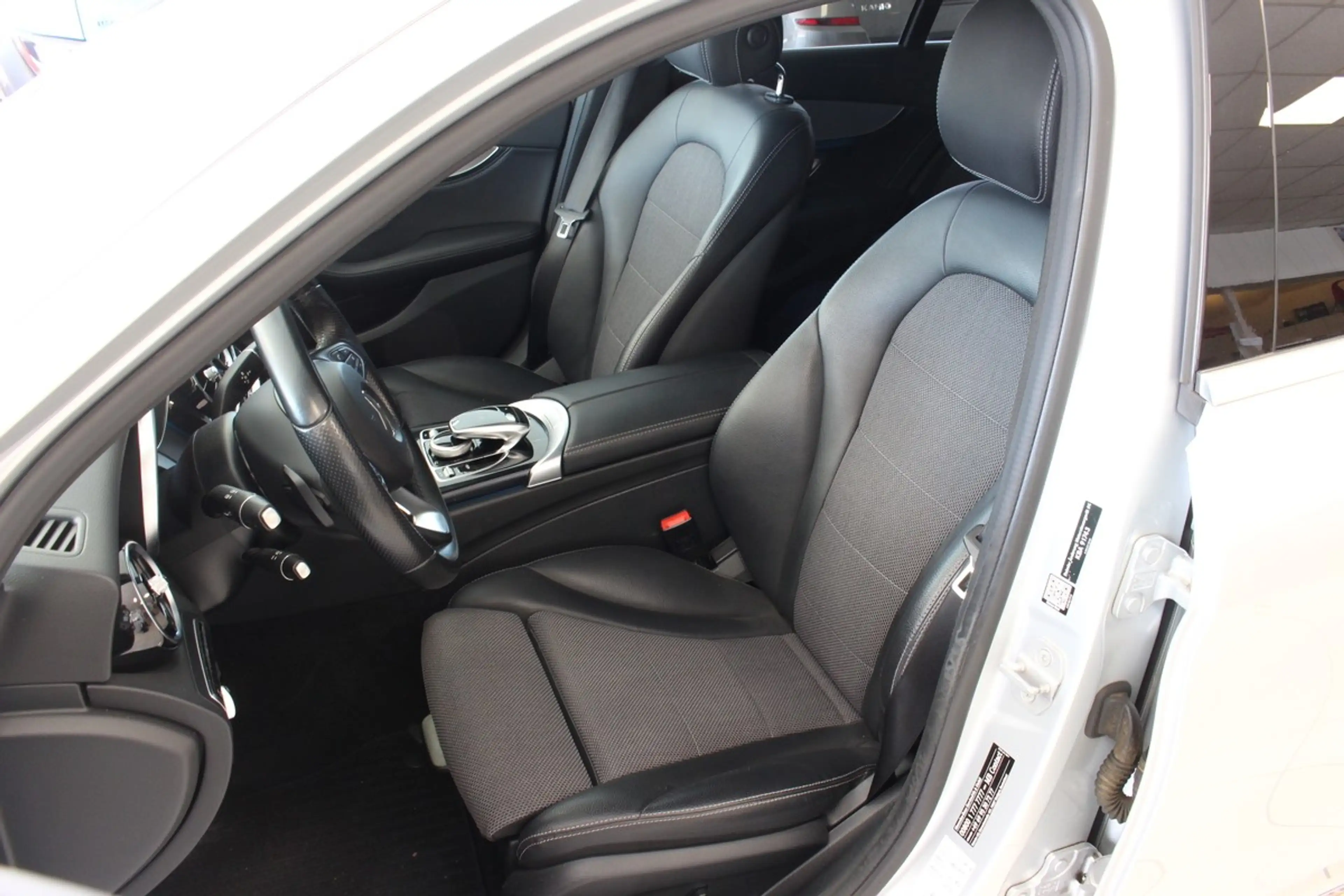 Mercedes-Benz C 250 Avantgarde Lüftfederung AHK — photo 9