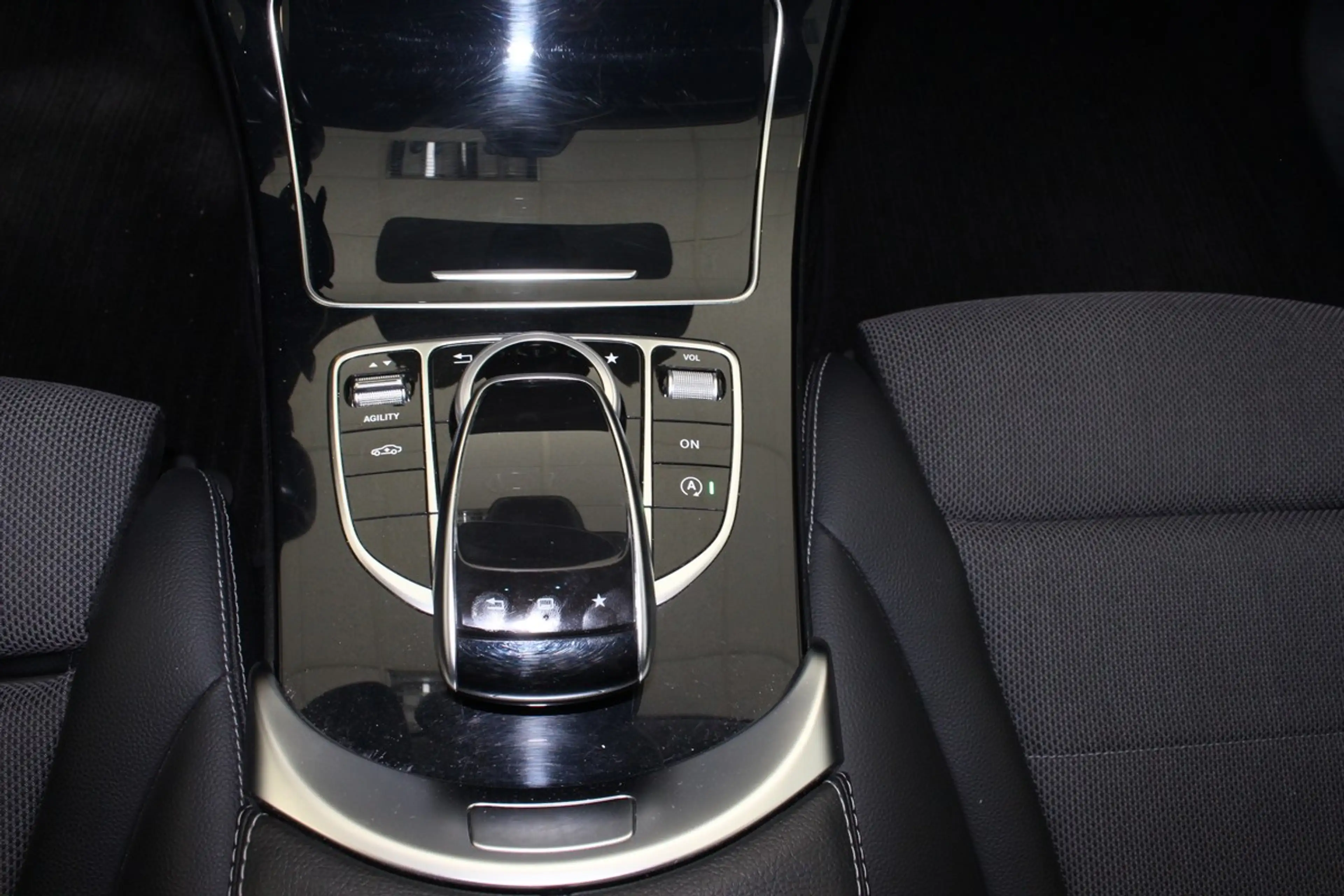 Mercedes-Benz C 250 Avantgarde Lüftfederung AHK — photo 14