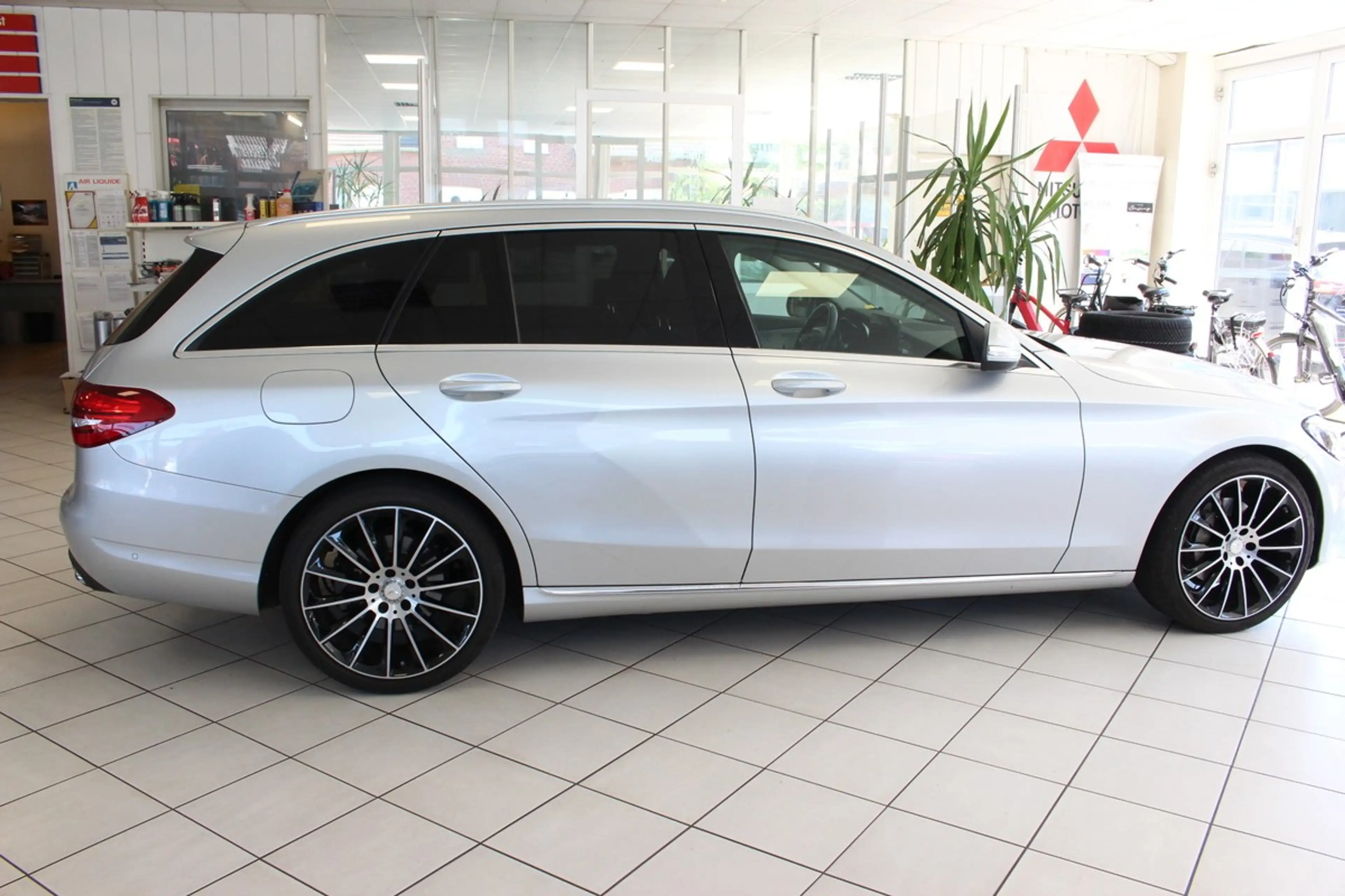 Mercedes-Benz C 250 Avantgarde Lüftfederung AHK — photo 4