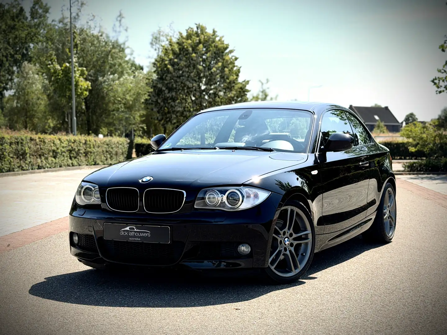 BMW 125 1-serie Coupé 125i High Executive AUT / M-SPORT / Schwarz - 1