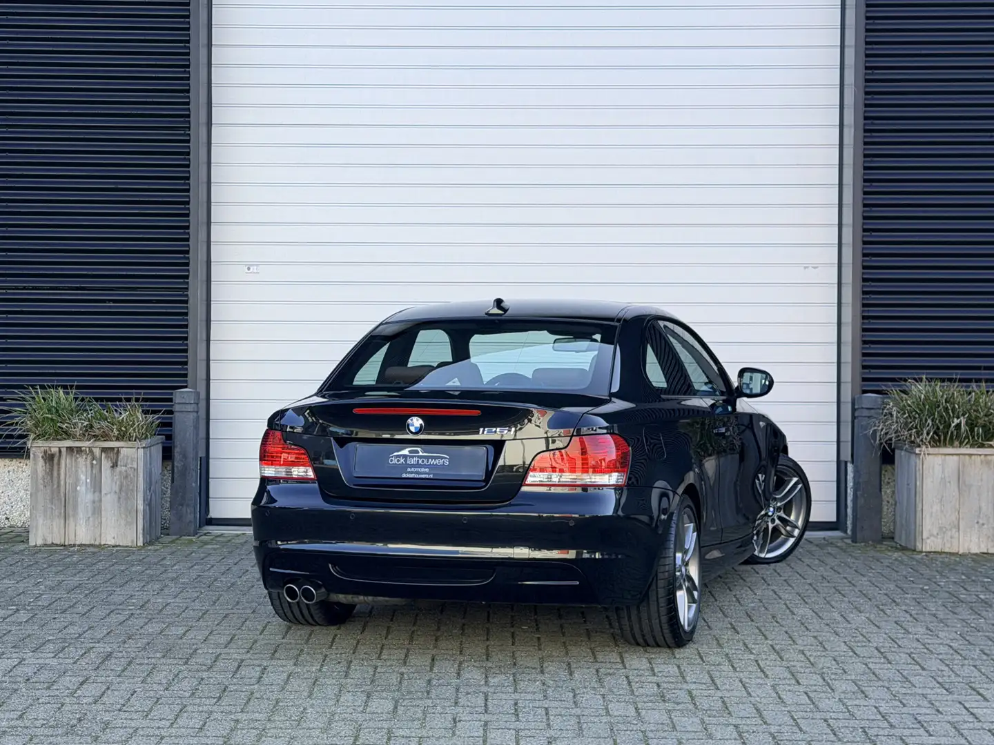 BMW 125 1-serie Coupé 125i High Executive AUT / M-SPORT / Schwarz - 2