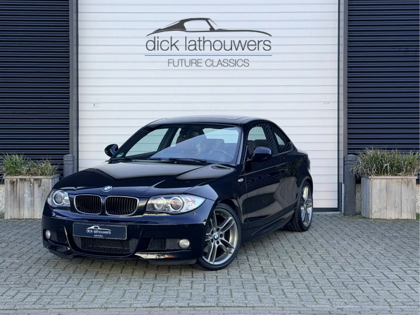 BMW 125 1-serie Coupé 125i High Executive AUT / M-SPORT / Schwarz - 1