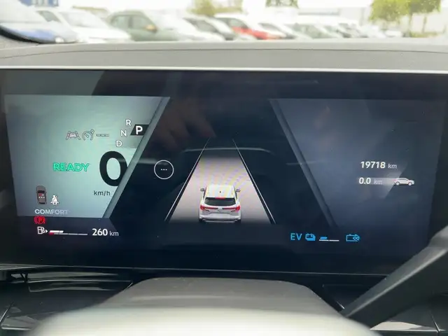 Renault Austral view 13