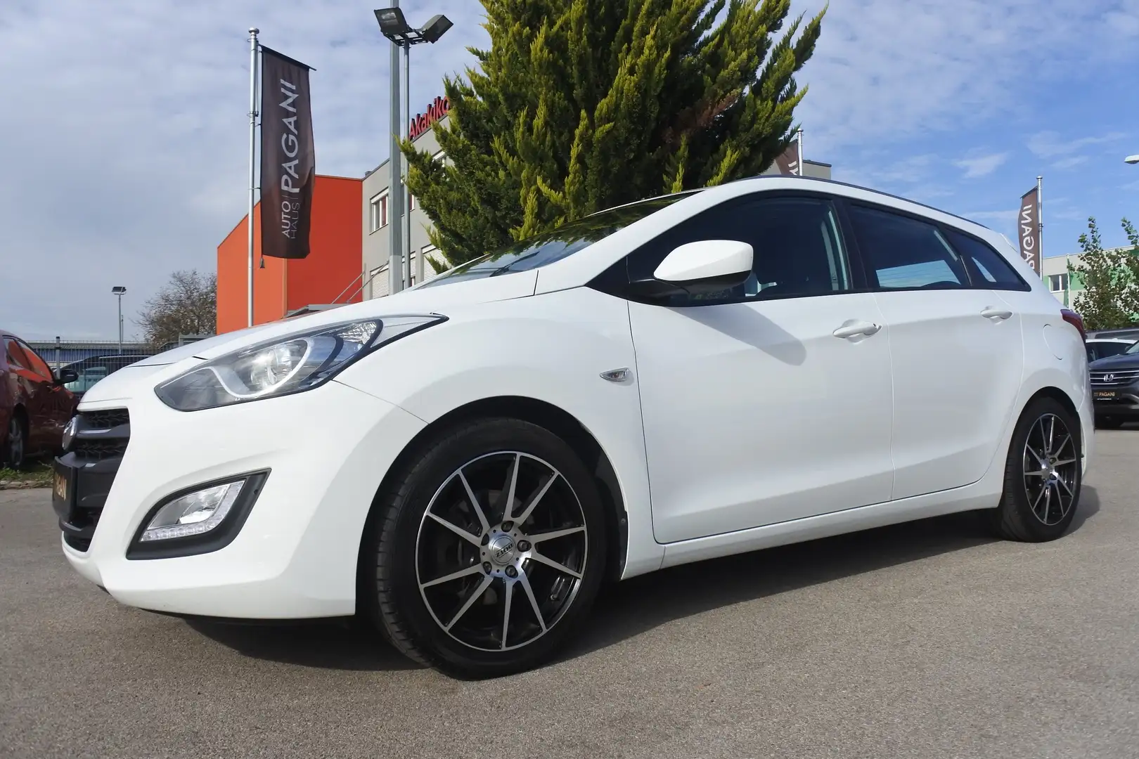 Hyundai i30 i30 CW 1,6 CRDi Start/Stopp Premium Premium - 2