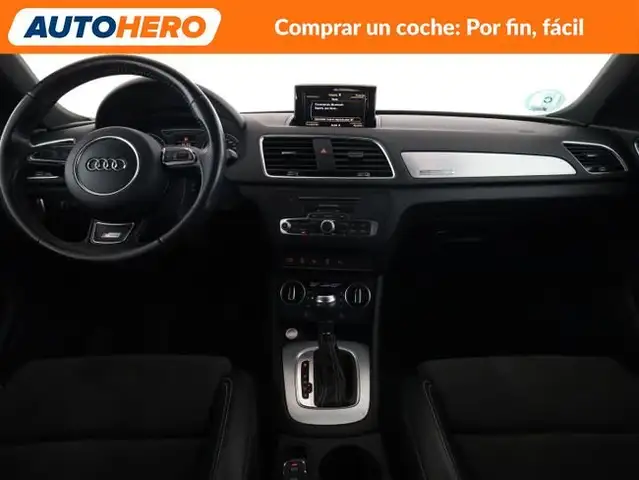 Audi Q3 view 13