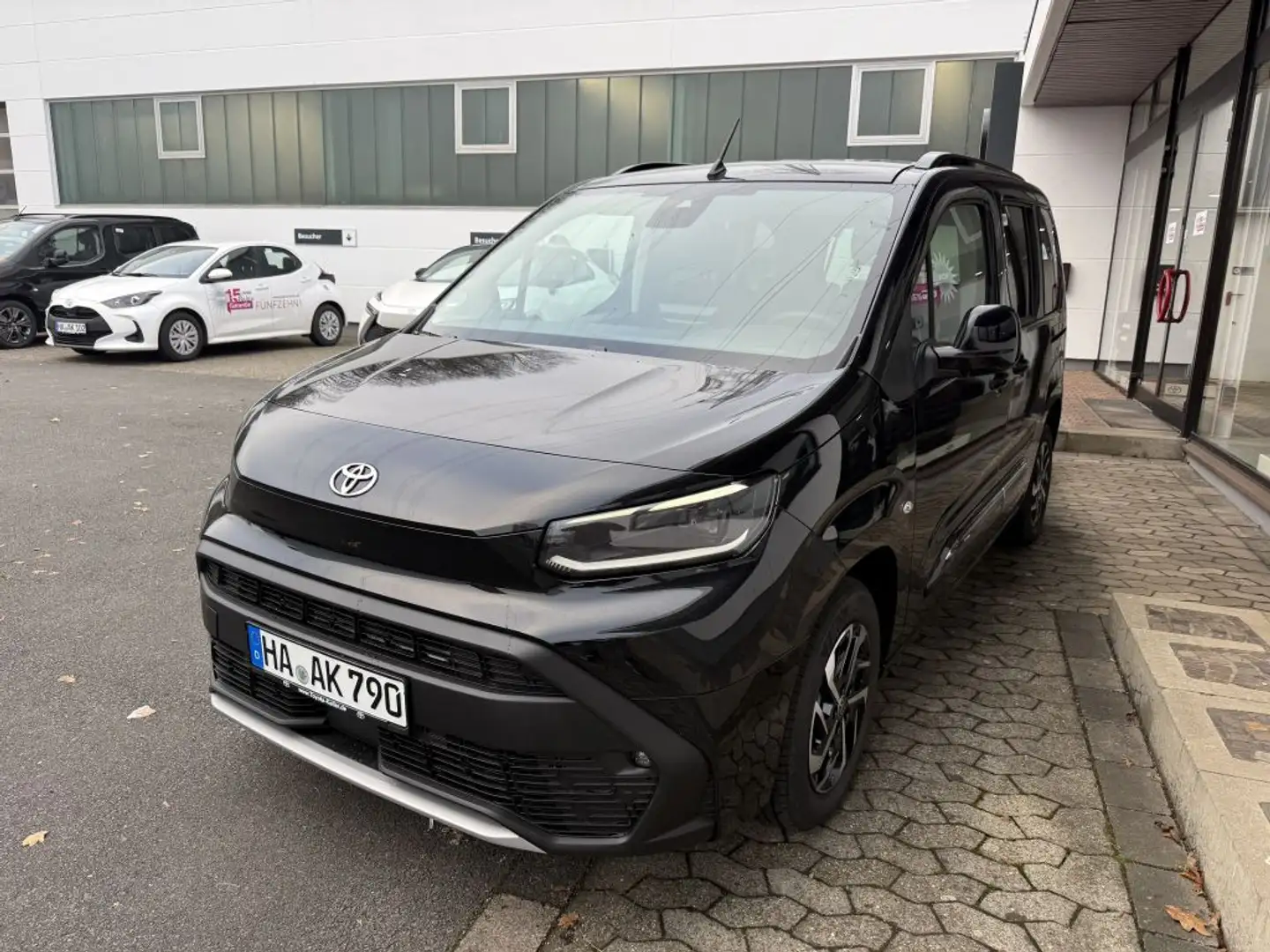 Toyota Proace City Verso 1.5 D-4D L1 Aut Team D Schwarz - 2