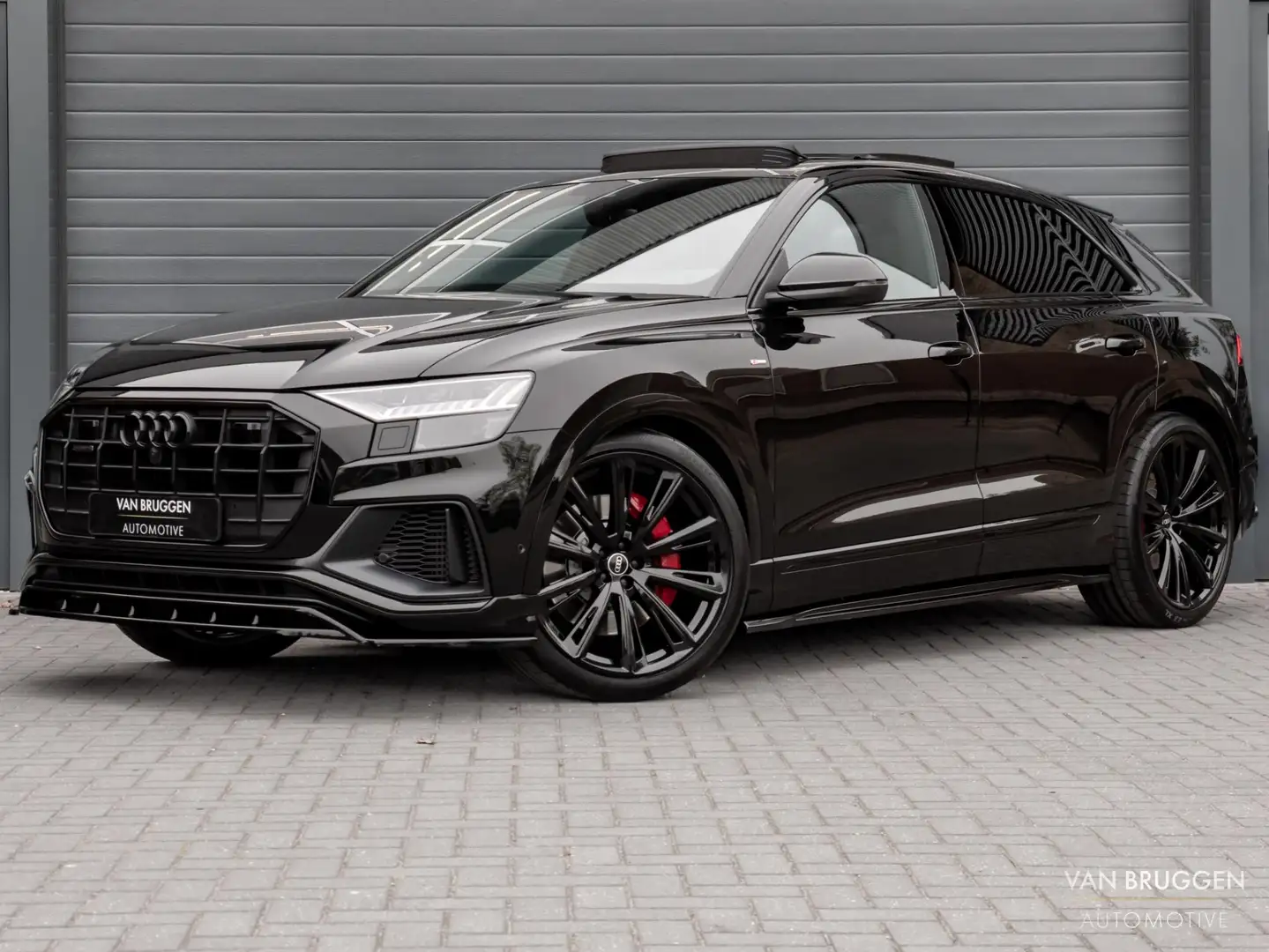 Audi Q8 60 TFSI E Quattro S-Line Pano RS-Stoelen Trekhaak Zwart - 1