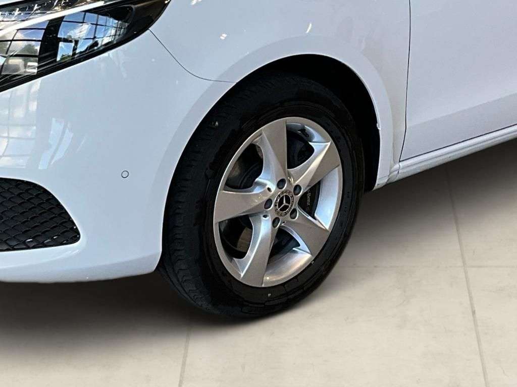 Mercedes-Benz V 220