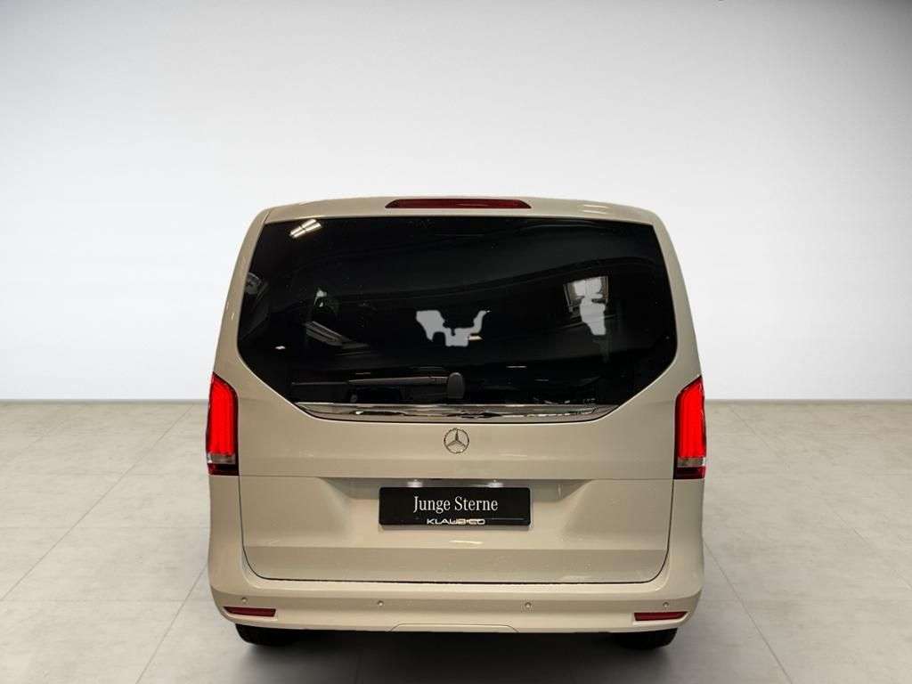 Mercedes-Benz V 220
