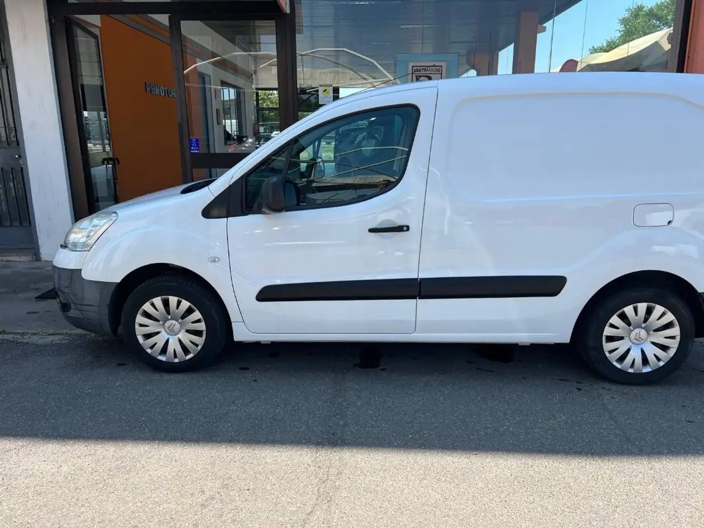 Citroen Berlingo II 1.6 hdi 75cv Club 3p.ti L1 Blanc - 2