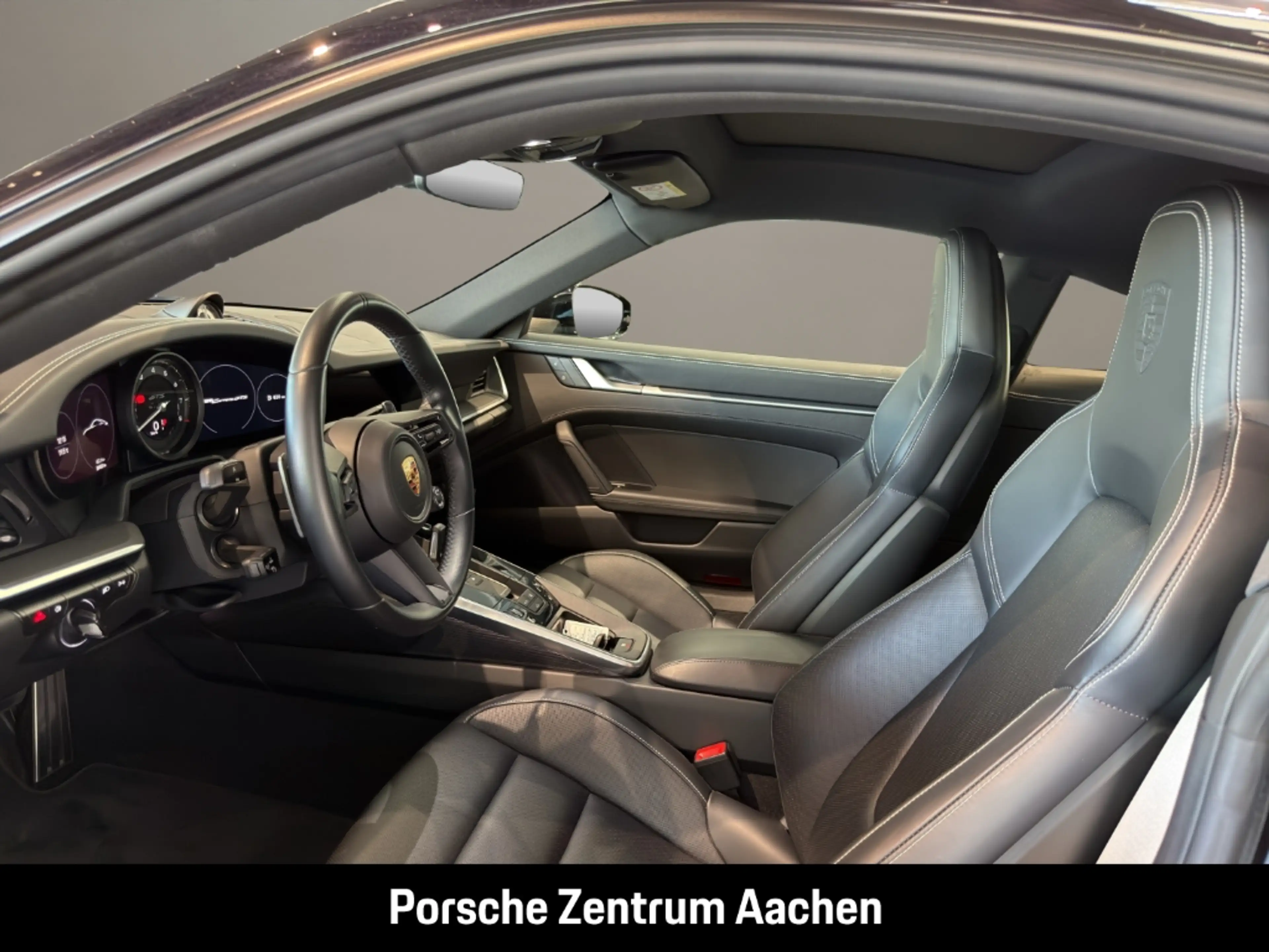 Porsche 992 (911) Carrera GTS — photo 11
