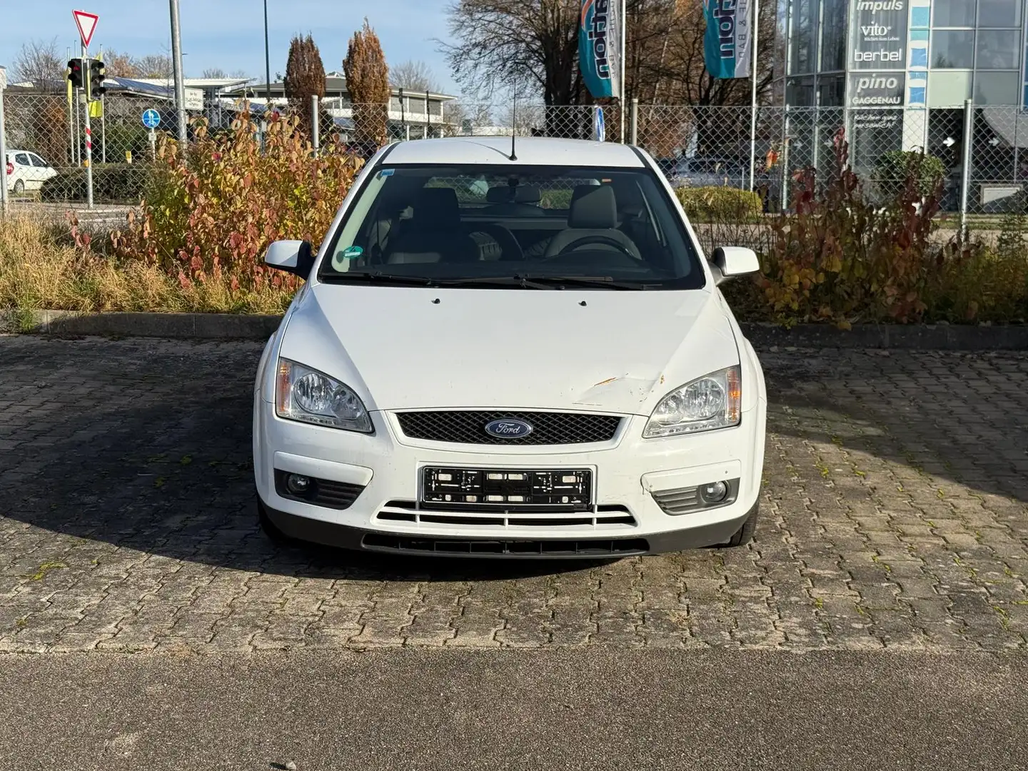 Ford Focus Style 1.6 ohne HU, Verkauf nur gewerblich Bianco - 2