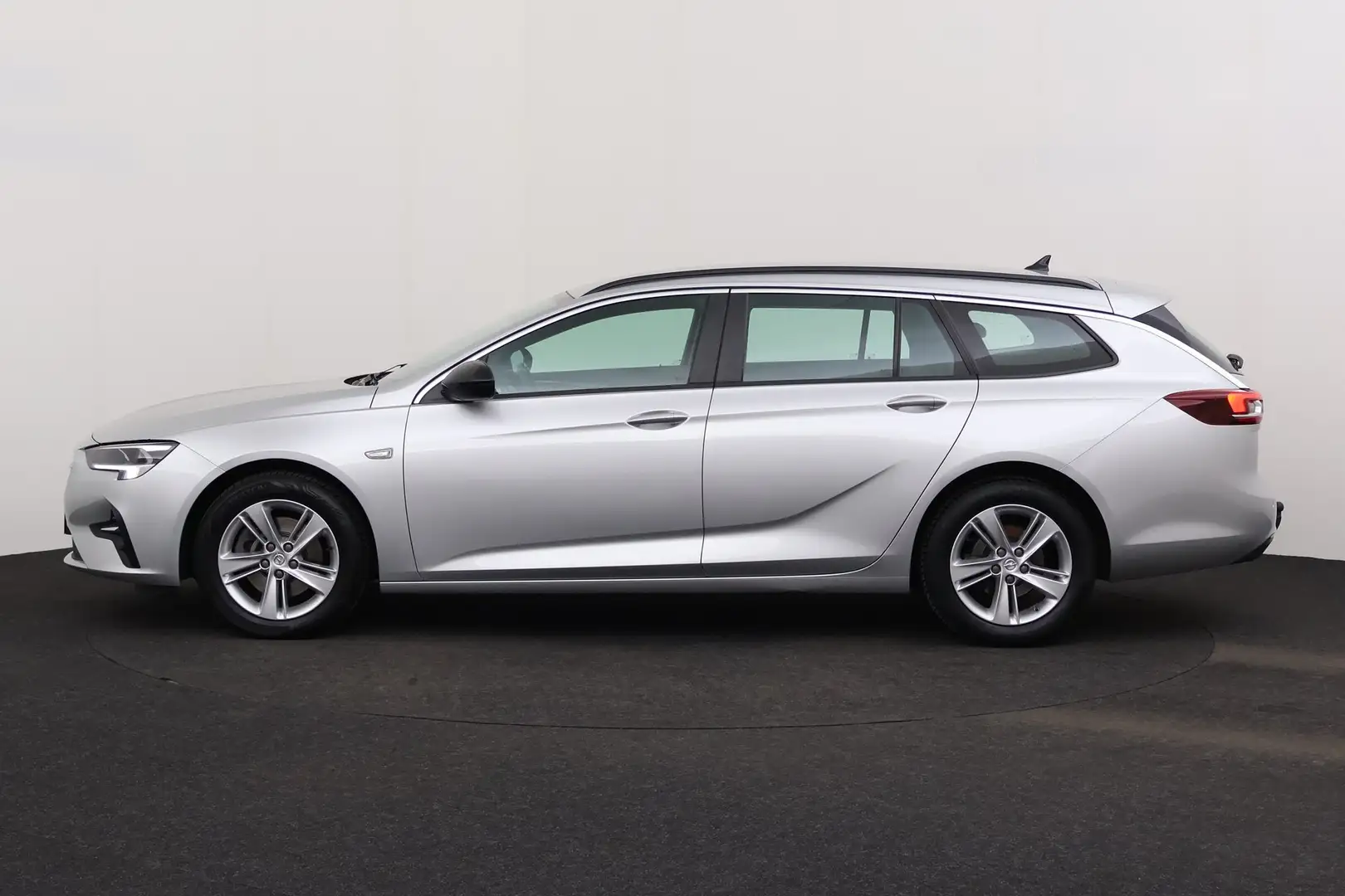 Opel Insignia SPORTS TOURER 1.5i TURBO  + A/T + GPS + PDC + CRUI Silber - 2