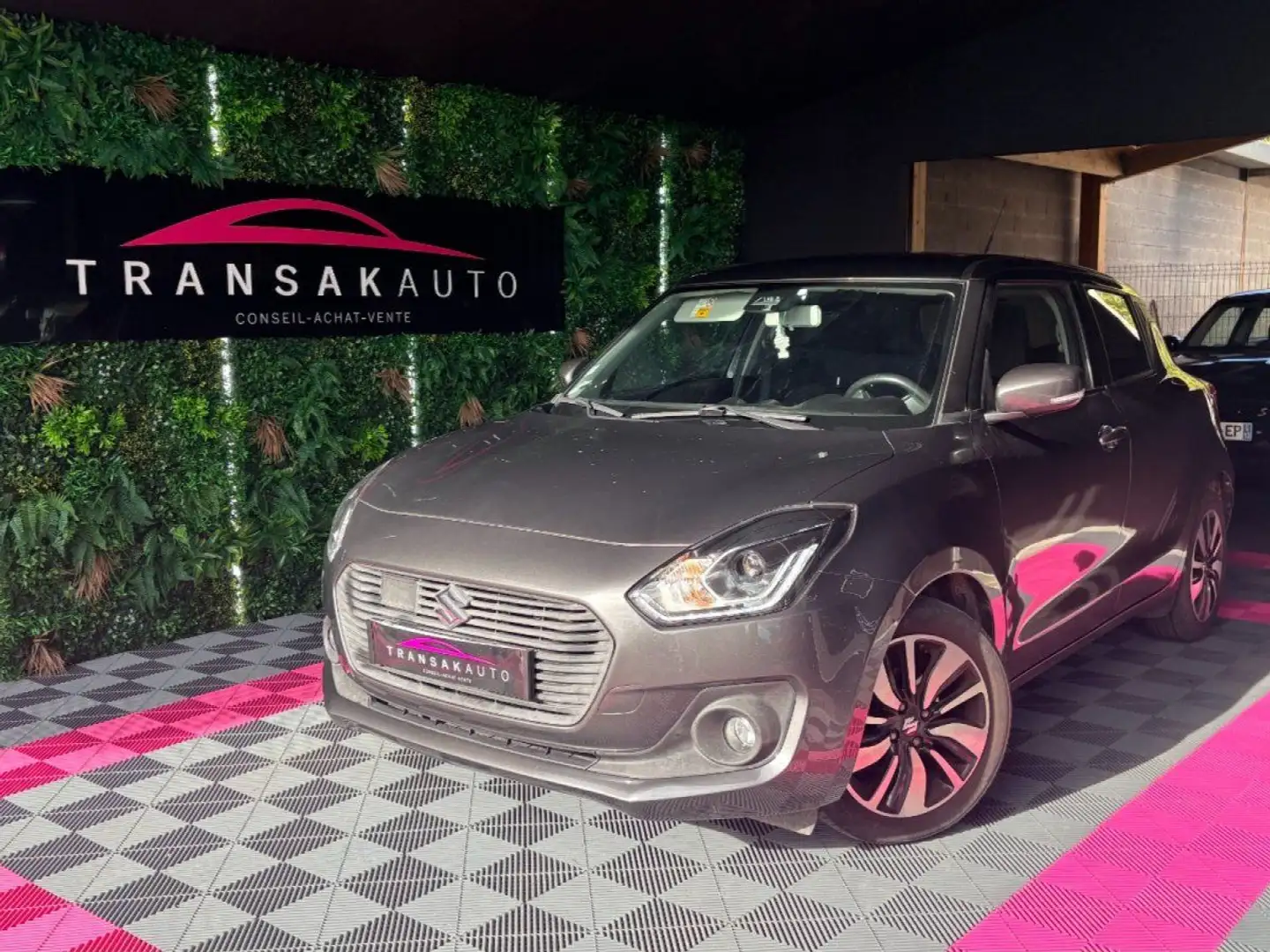 Suzuki Swift 1.2 Dualjet Hybrid 90 ch ~ Caméra de recul ~ Car play ~ Régulateur/Limiteur de vitesse ~ Clim auto ~ Line assist Grijs - 1