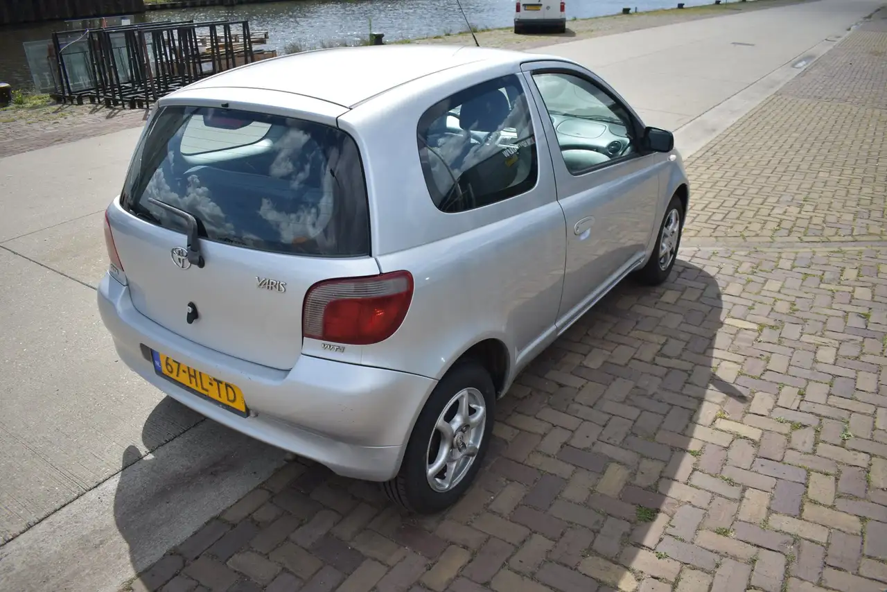 Toyota Yaris 1.3-16V VVT-i Luna, foto 4