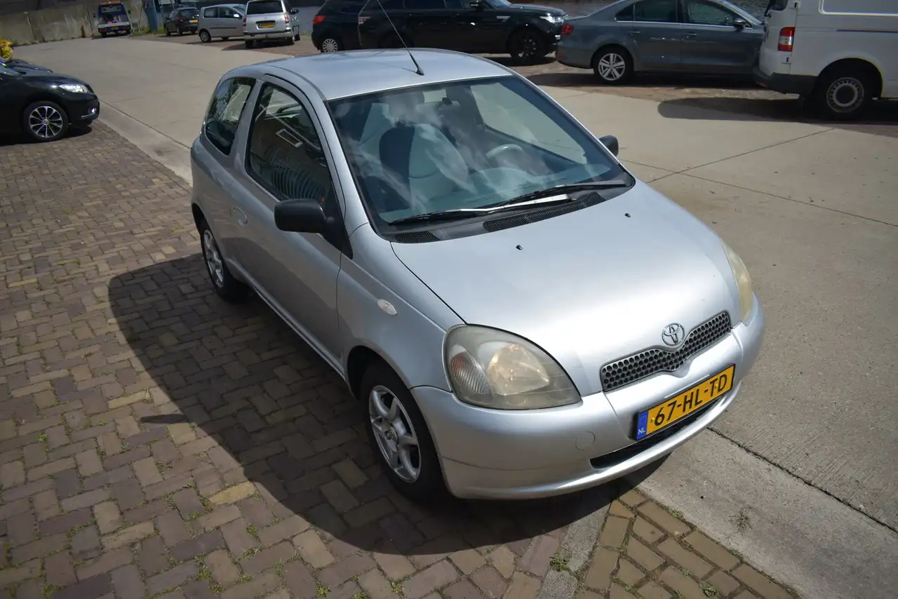 Toyota Yaris 1.3-16V VVT-i Luna, foto 3