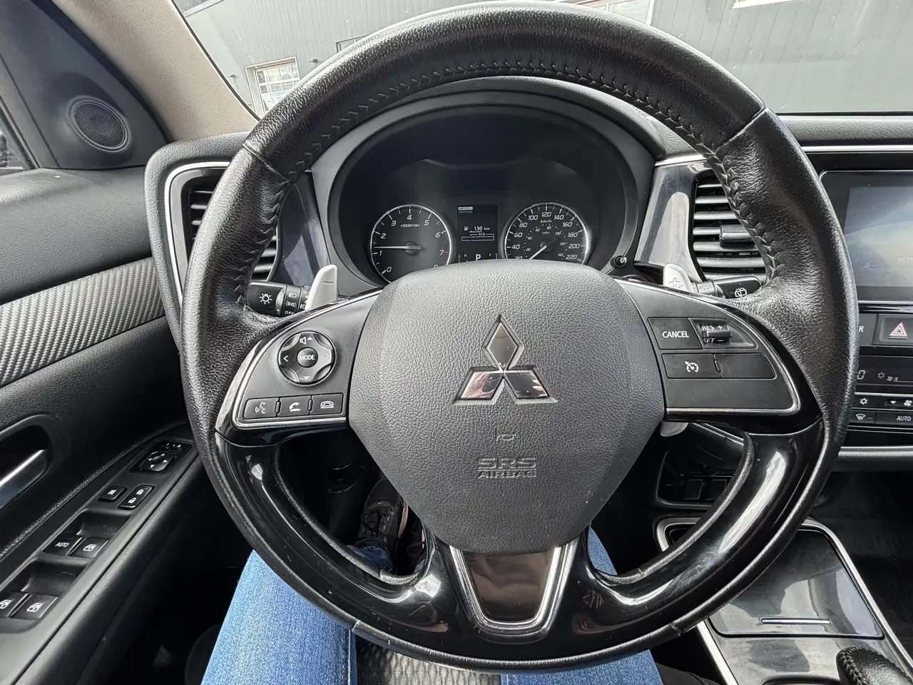 Mitsubishi Outlander снимка Mitsubishi Outlander