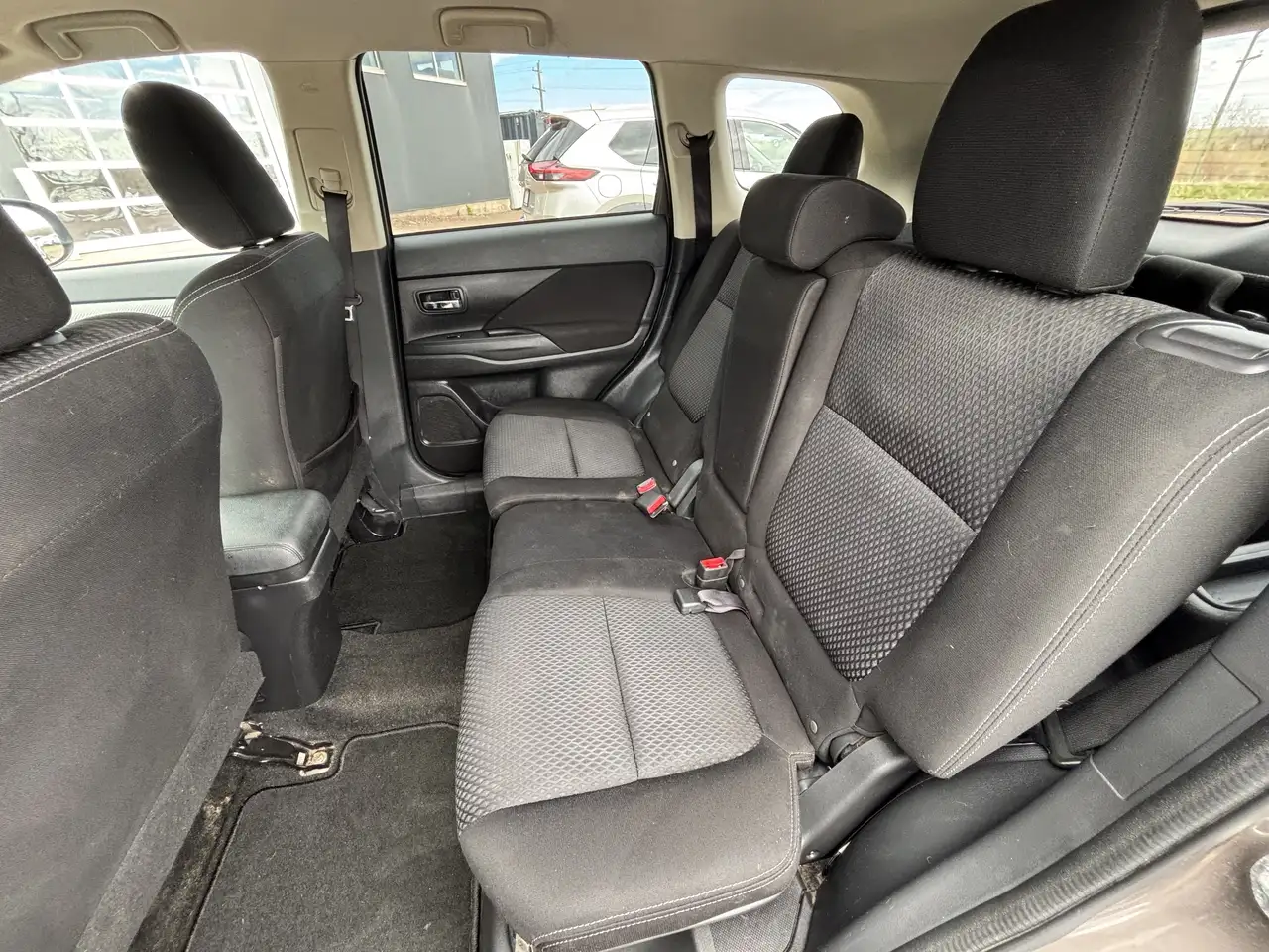 Mitsubishi Outlander снимка Mitsubishi Outlander