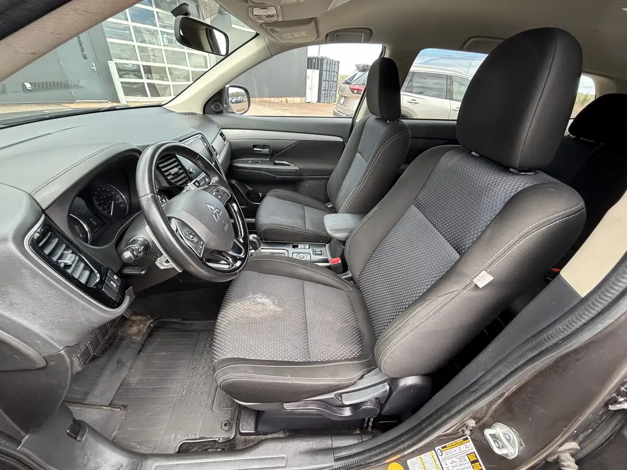 Mitsubishi Outlander снимка Mitsubishi Outlander