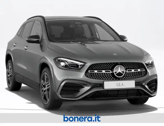 Mercedes-Benz Gla view 2
