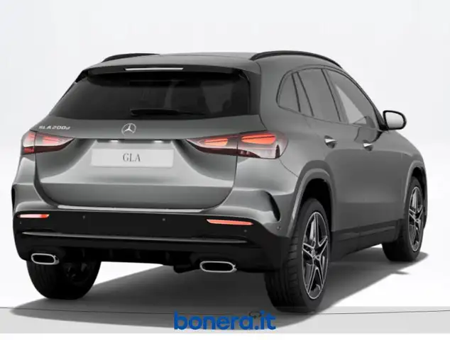 Mercedes-Benz Gla view 4
