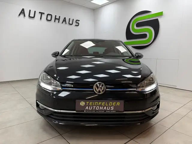 Volkswagen Golf view 2