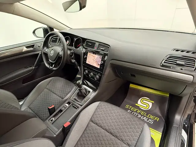 Volkswagen Golf view 9