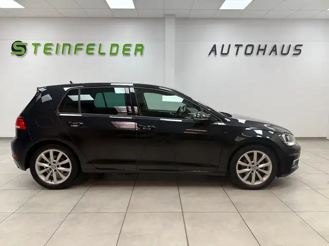 Volkswagen Golf view 4