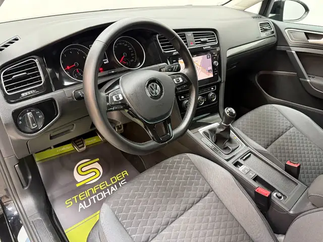 Volkswagen Golf view 8