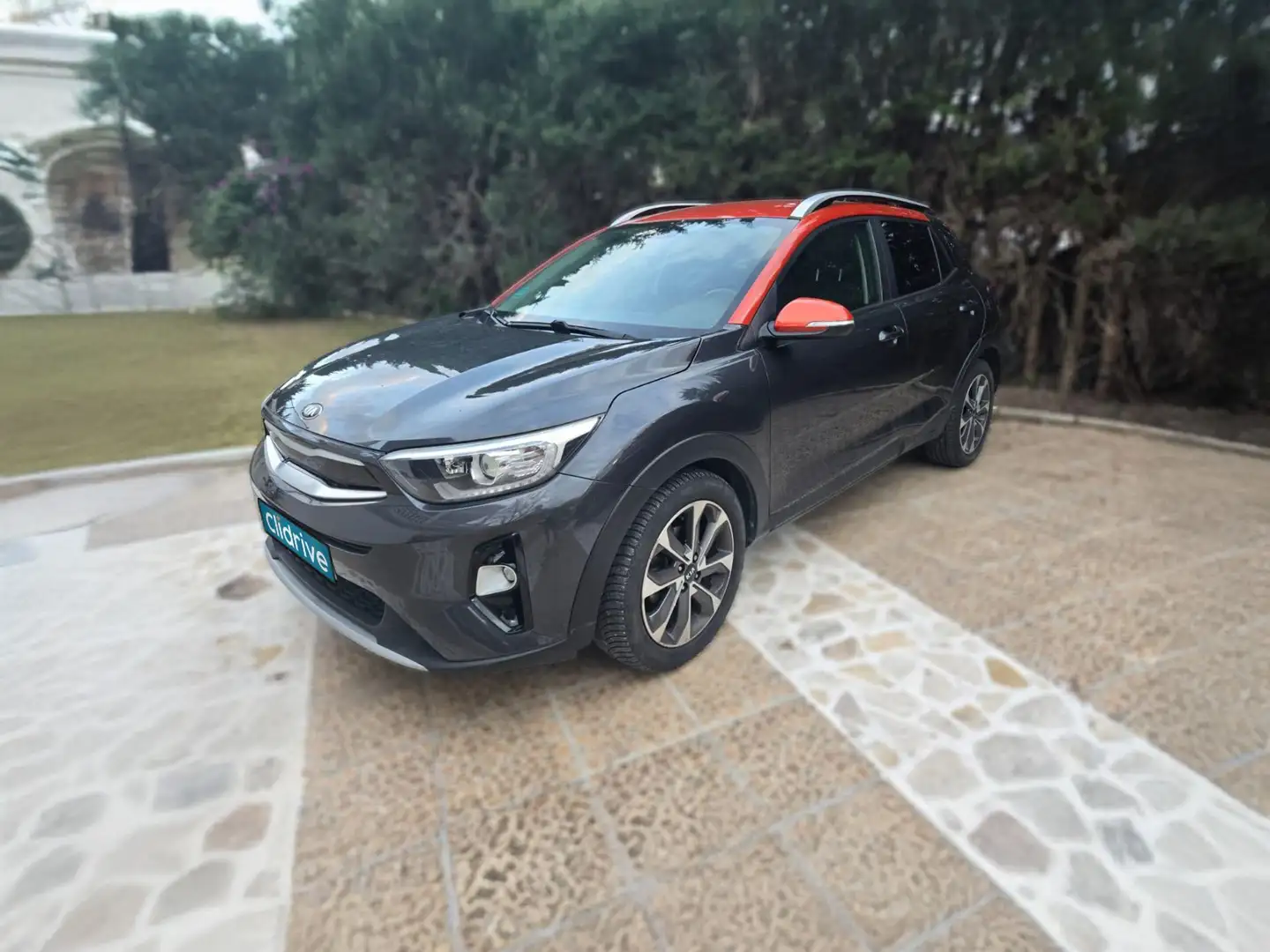 Kia Stonic 1.6CRDi VGT Eco-Dynamic Drive 115 Černá - 2