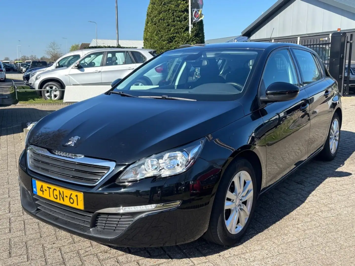 Peugeot 308 1.6 Active 5-Deurs Zwart Trekhaak NL Auto Zwart - 1