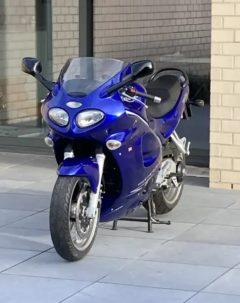 Triumph Sprint 900