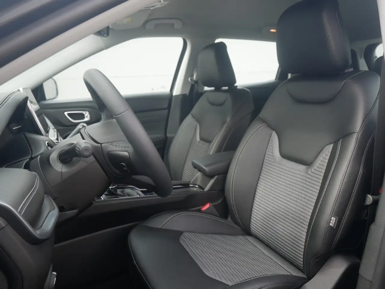 Jeep Compass ALTITUDE e-HYBRID 1.5l 130PS AT SICHERHEIT WINTER 12