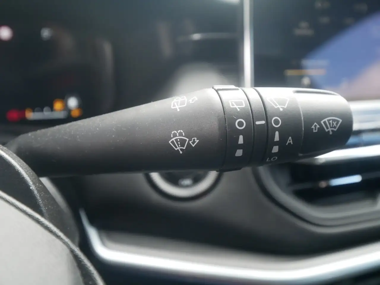 Jeep Compass ALTITUDE e-HYBRID 1.5l 130PS AT SICHERHEIT WINTER 24