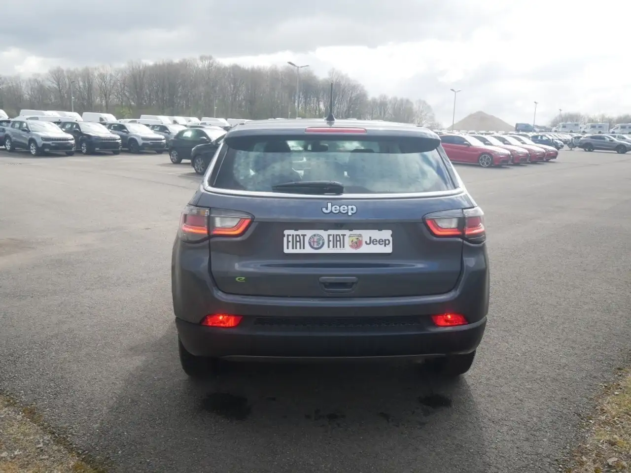 Jeep Compass ALTITUDE e-HYBRID 1.5l 130PS AT SICHERHEIT WINTER 4