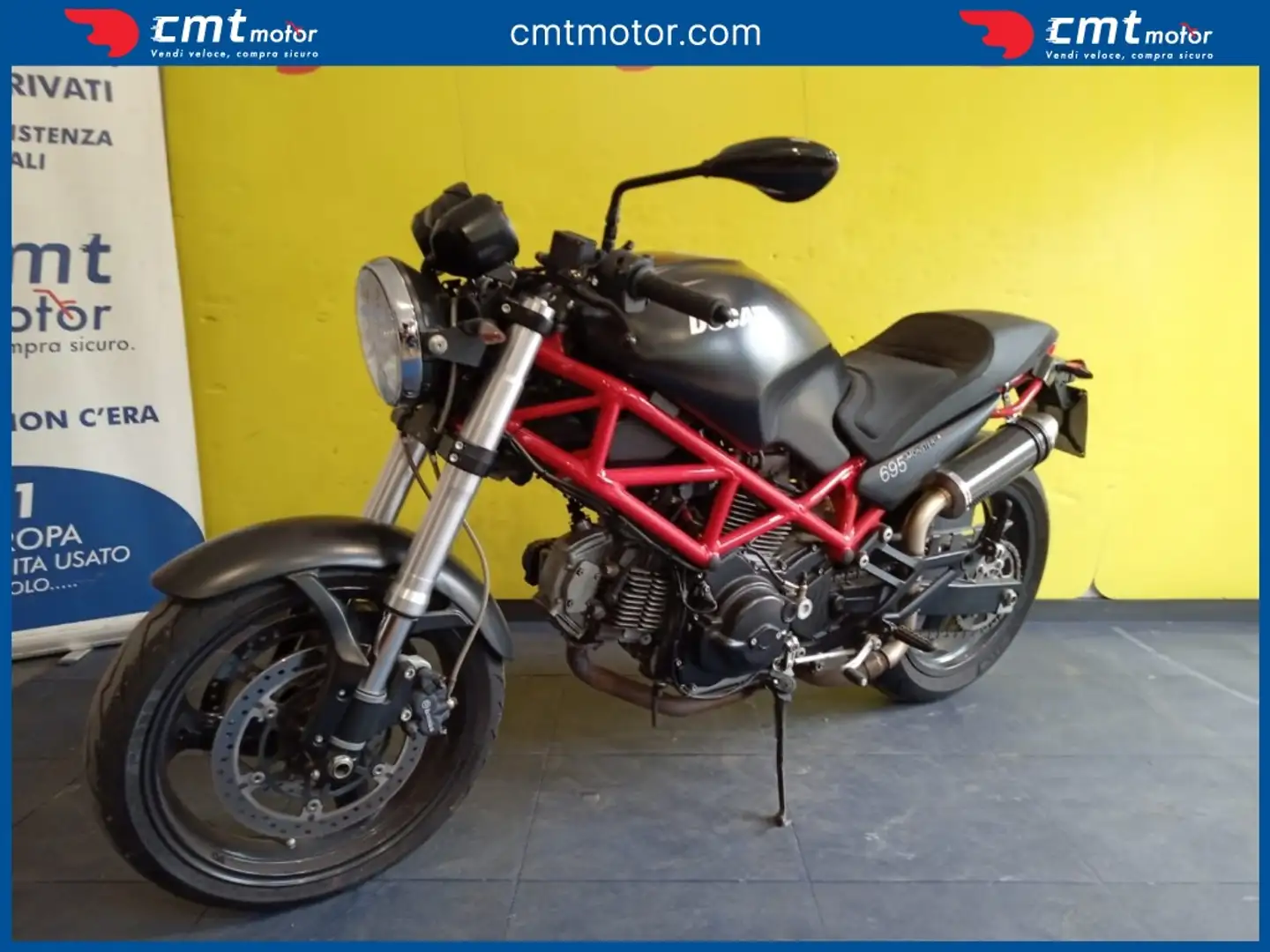 Ducati Monster 695 - 2