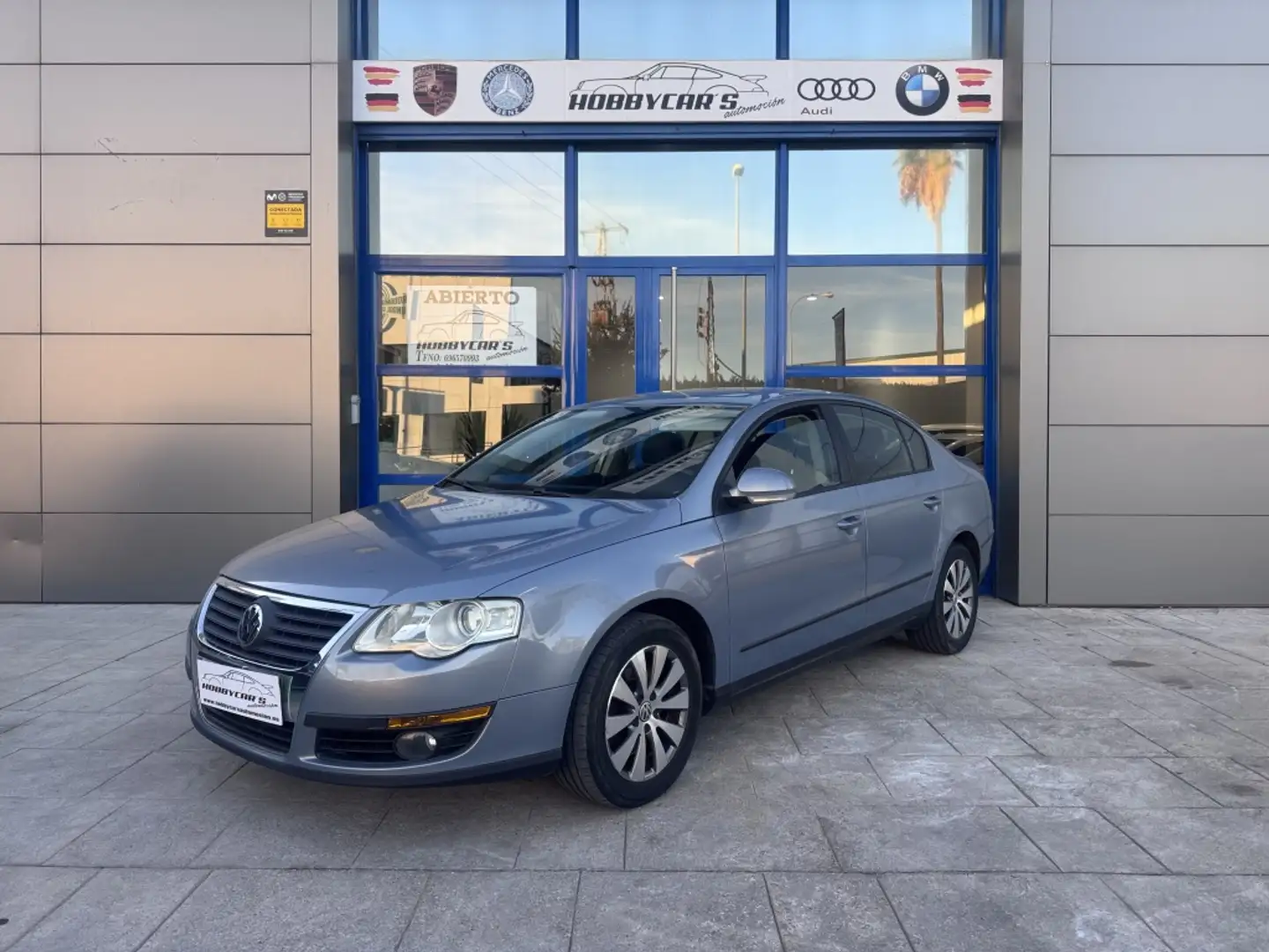 Volkswagen Passat 2.0TDI CR Advance Plus 110 Gris - 2