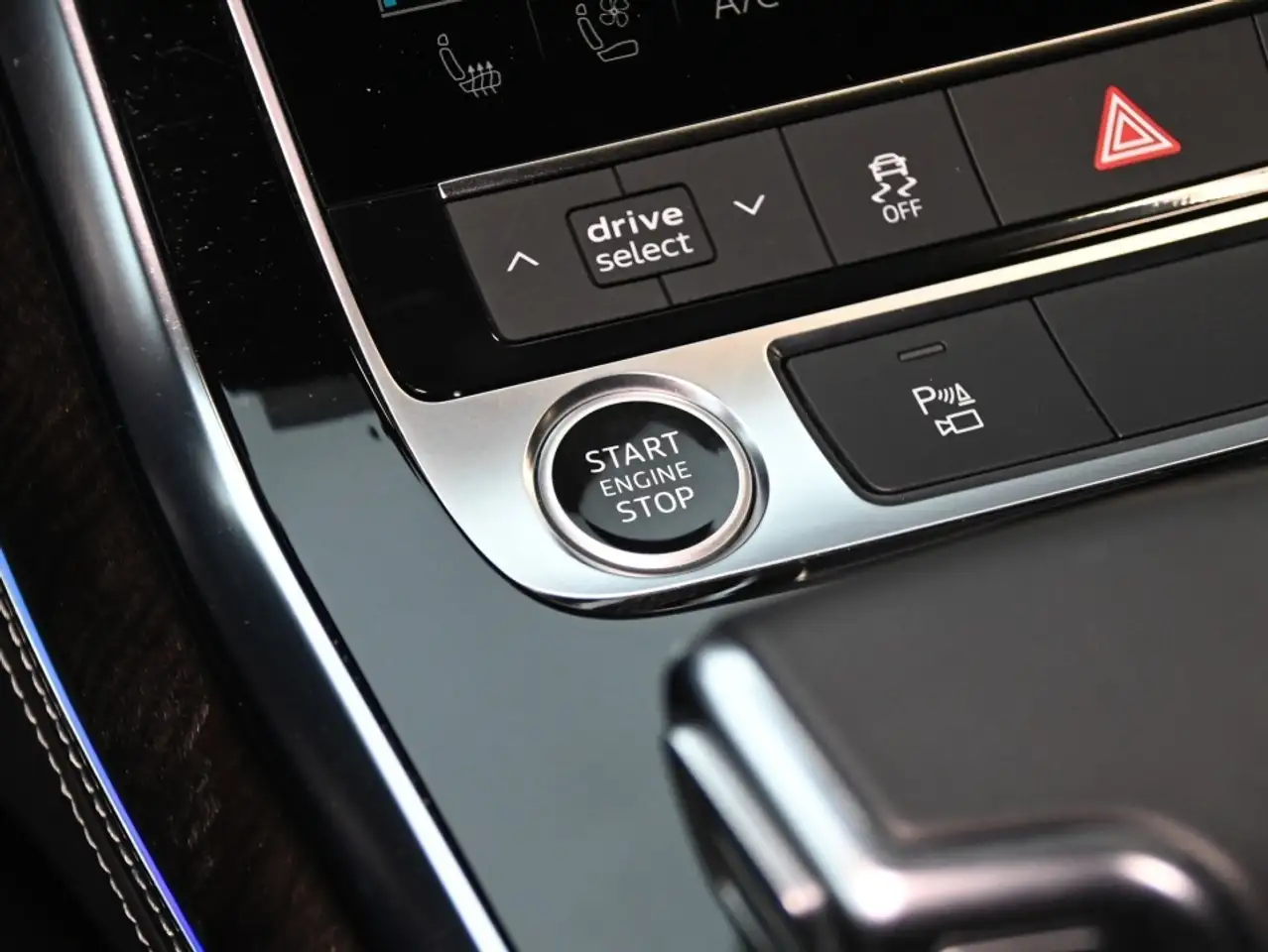 Audi Q8 снимка Audi Q8