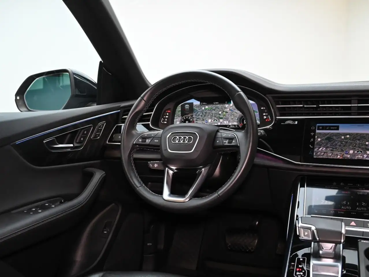 Audi Q8 снимка Audi Q8