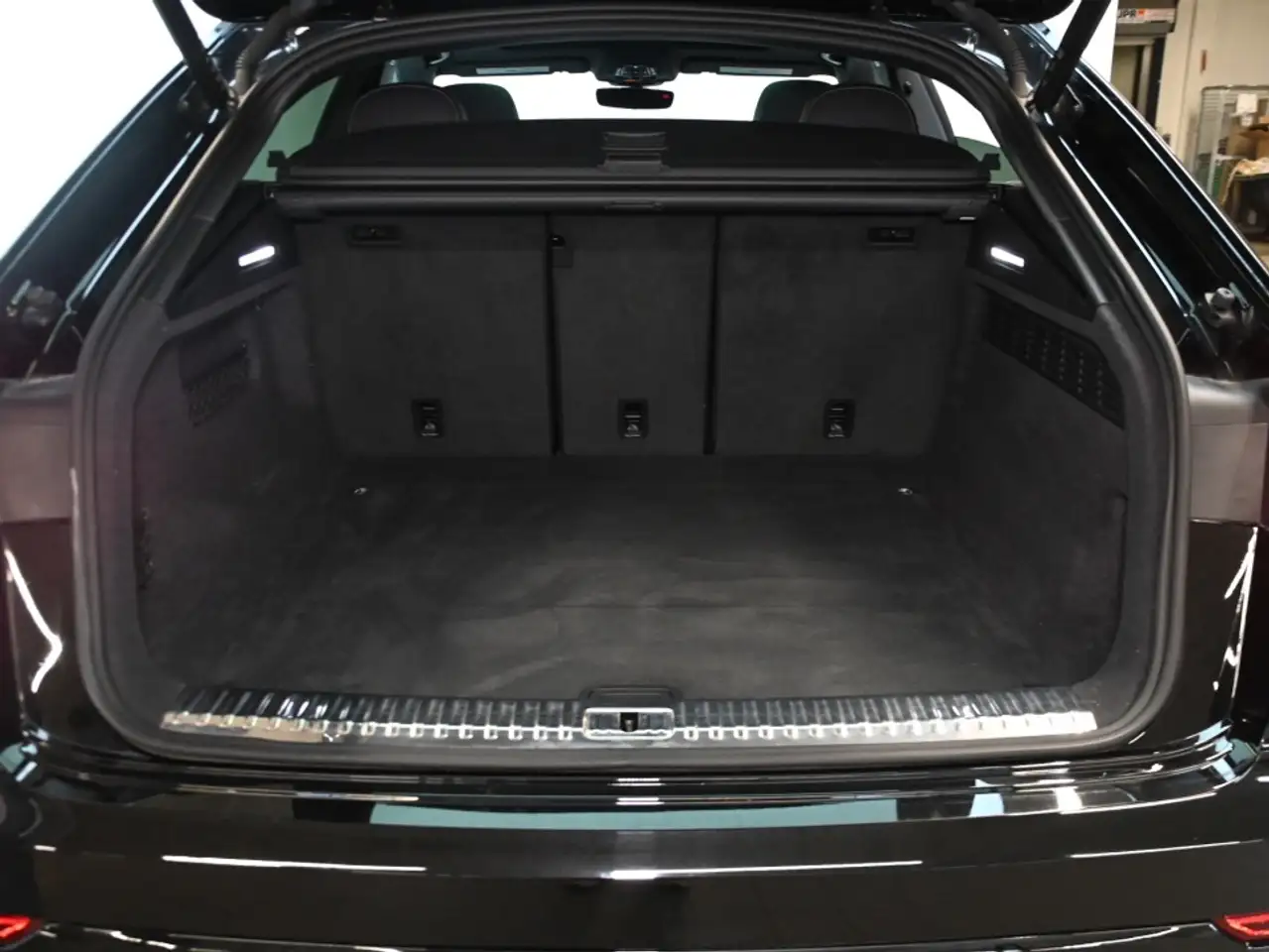 Audi Q8 снимка Audi Q8